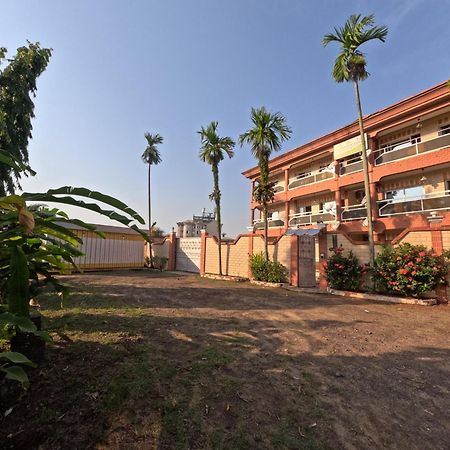 Residence Hoteliere Borel Denver Douala Bagian luar foto
