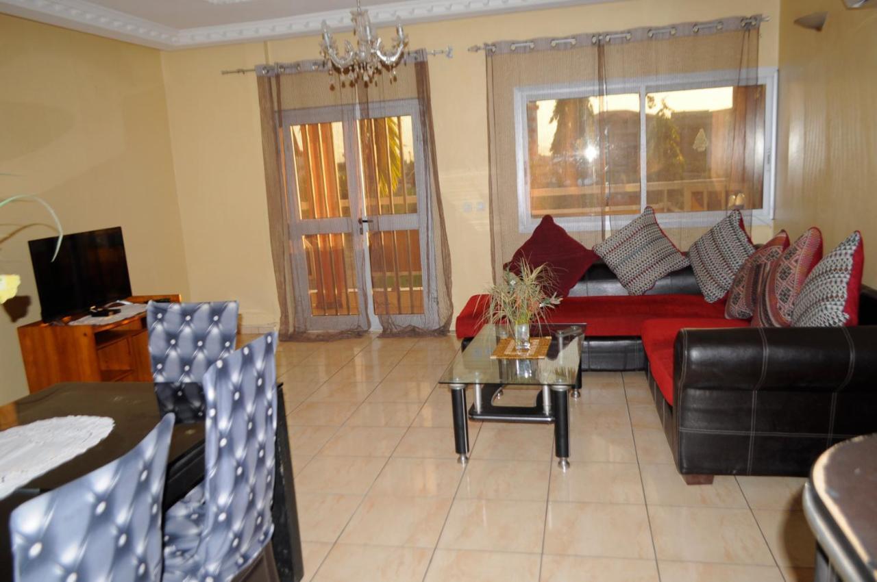 Residence Hoteliere Borel Denver Douala Bagian luar foto