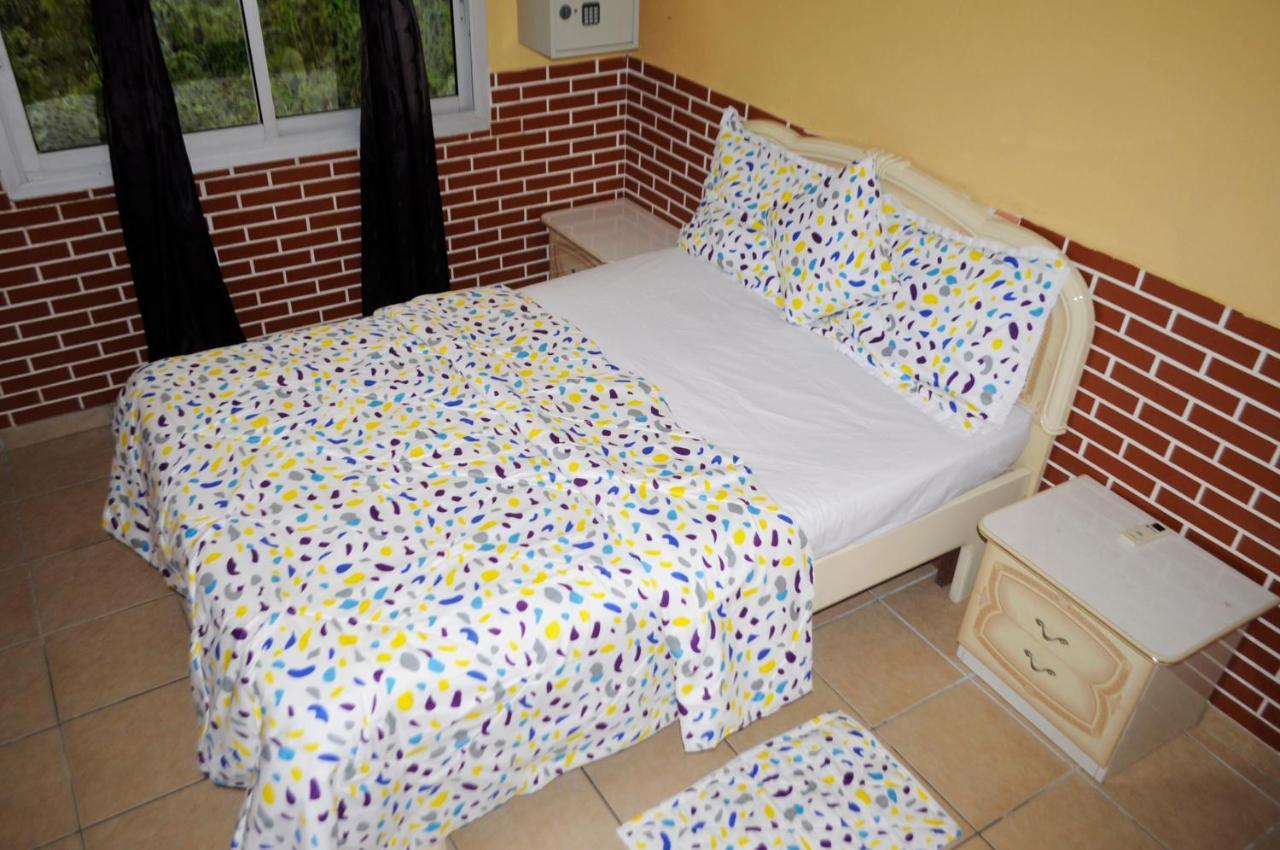 Residence Hoteliere Borel Denver Douala Bagian luar foto