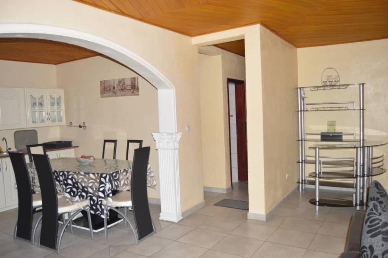 Residence Hoteliere Borel Denver Douala Bagian luar foto