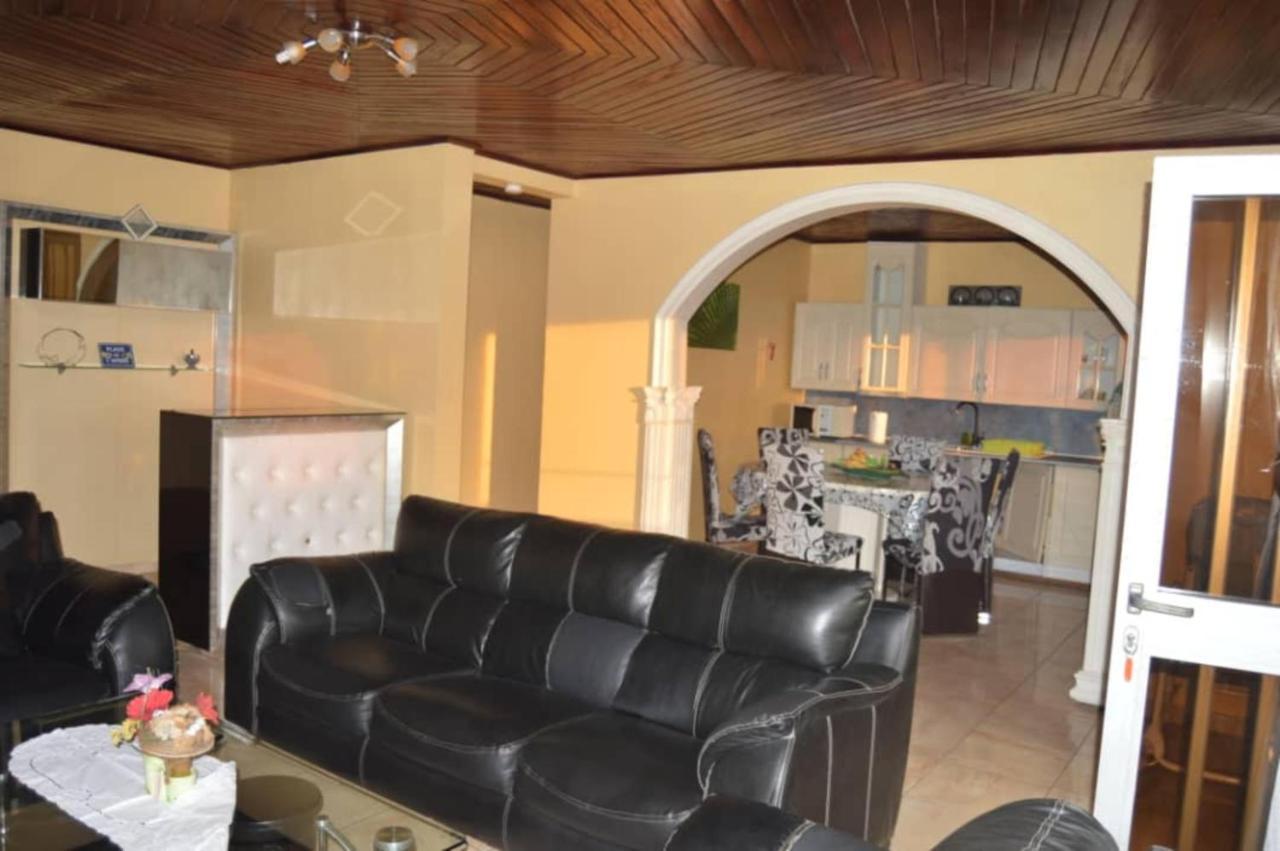 Residence Hoteliere Borel Denver Douala Bagian luar foto