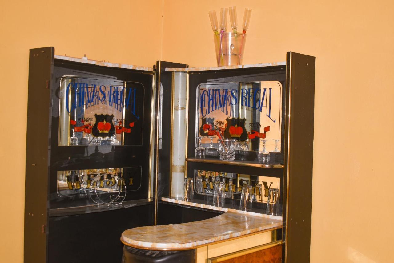 Residence Hoteliere Borel Denver Douala Bagian luar foto