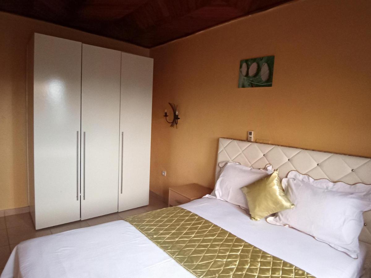 Residence Hoteliere Borel Denver Douala Bagian luar foto