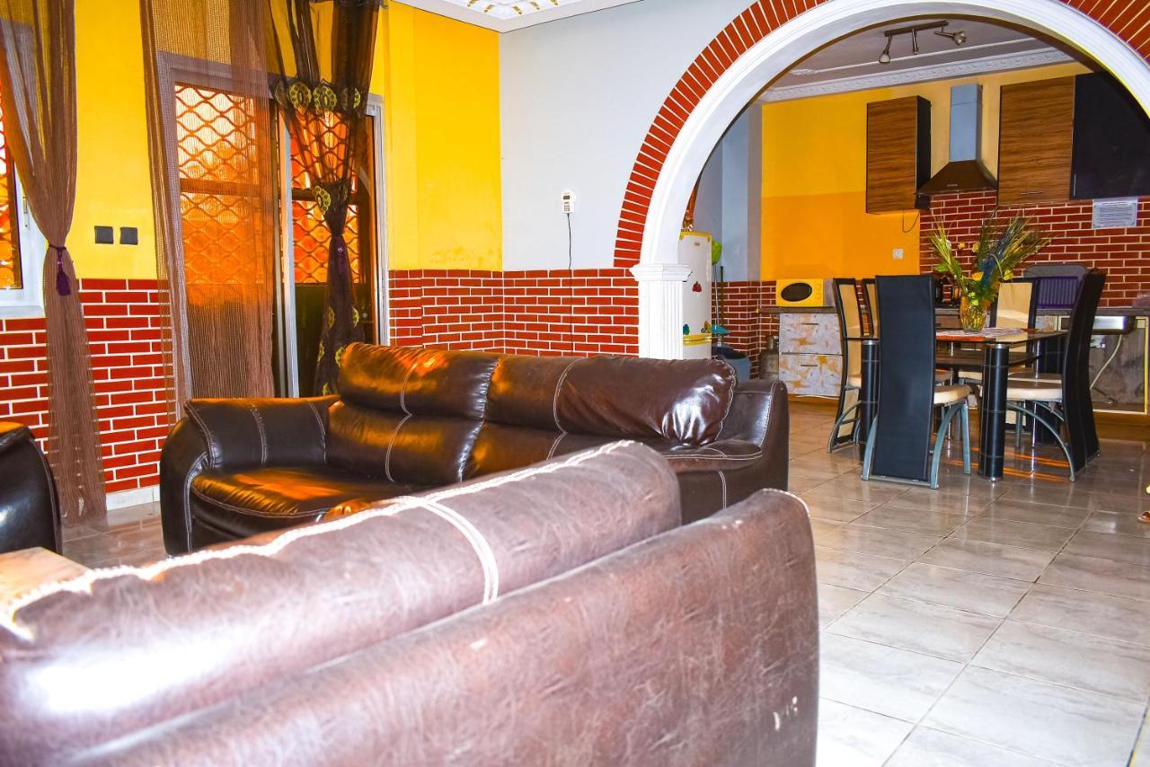 Residence Hoteliere Borel Denver Douala Bagian luar foto