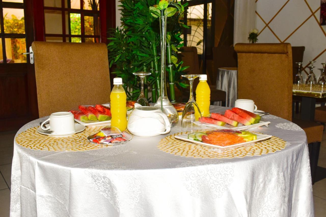 Residence Hoteliere Borel Denver Douala Bagian luar foto