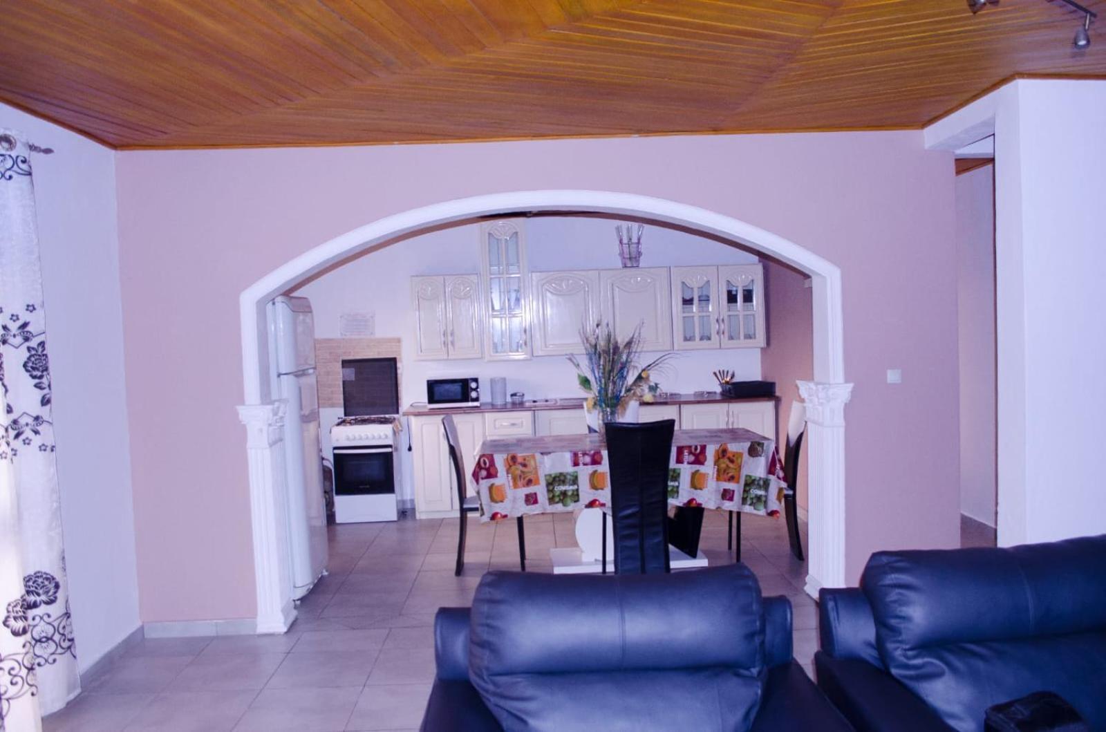 Residence Hoteliere Borel Denver Douala Bagian luar foto